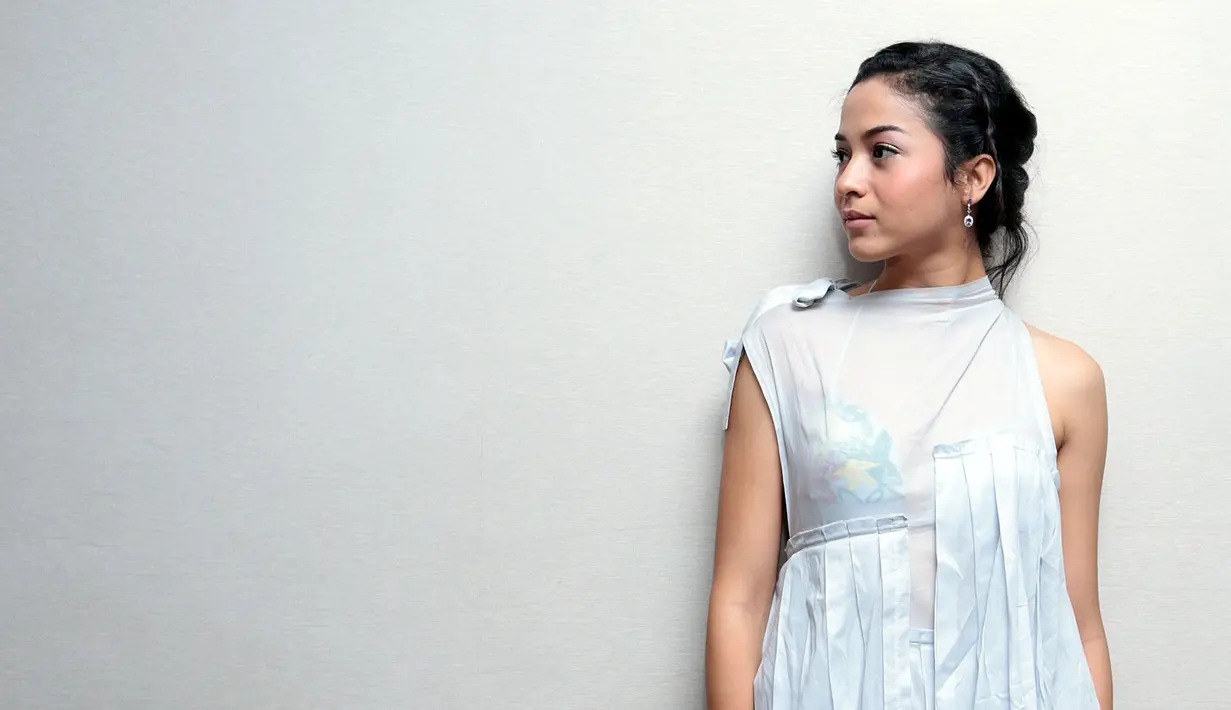 Putri Marino, aktris pendatang baru yang namanya sedang ramai dibicarakan di masyarakat. Baru pertama kali menginjankan kaki di dunia akting lewat film posessif, Putri sudah berhasil membuktikan kepiawaiannya. (Deki Prayoga/Bintang.com)