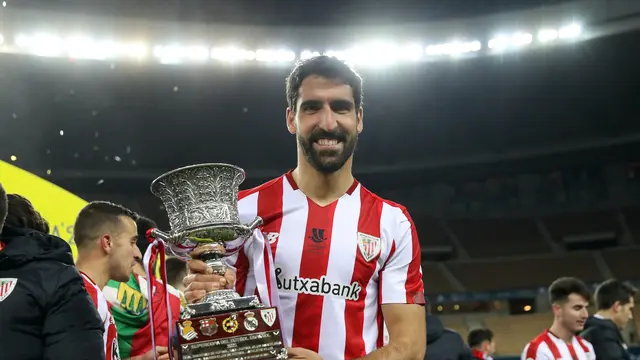Selebrasi Pemain Athletic Bilbao Juara Piala Super Spanyol Usai Bungkam Barcelona