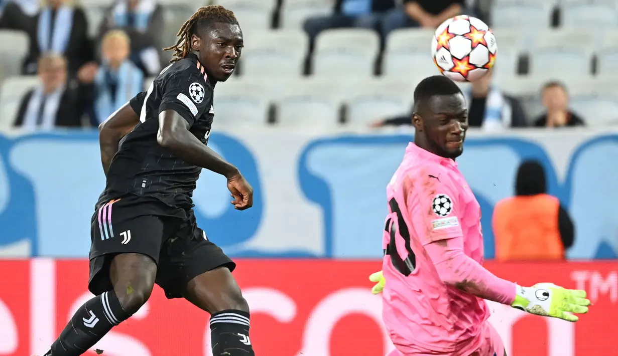 Juventus tak mengendurkan permainan di babak kedua. Pada menit ke-70 gawang Malmo kembali bergetar lewat bola yang dilesatkan oleh Moise Kean. Sayangnya gol tersebut dianulir karena Kean terjebak di posisi offside. (Foto: AFP/Jonathan Nackstrand)