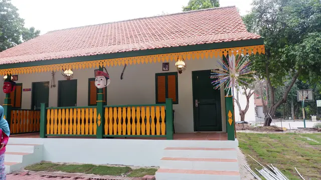 Salah satu tempat penginapan bernuansa budaya betawi di Pulau Bidadari. (Foto: Hidya Anindyati)