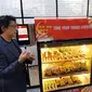 Budhi Wibawa, CEO ICS Compute, berbagi informasi tentang inovasi terbaru kiosk retail cerdas dari AWS dan ICS Compute. (Liputan6.com/ Yuslianson)