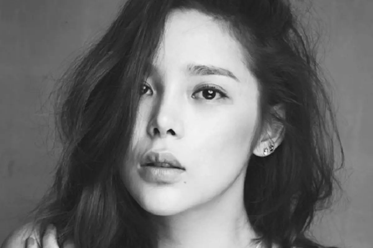 Park Si Yeon