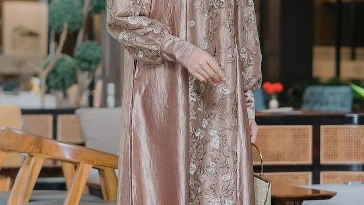 <b>Diera Maxy Dress By Ventedaily</b>