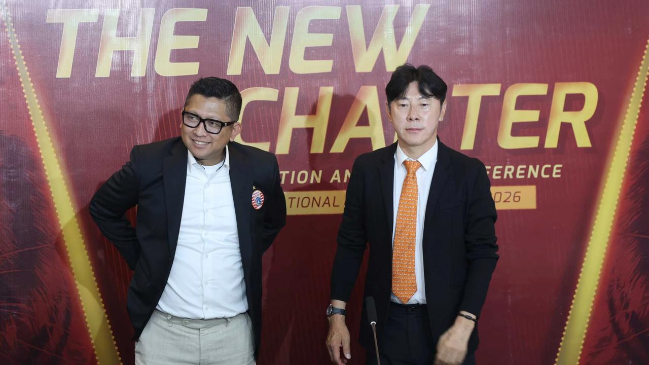 FOTO: Shin Tae-yong Resmi Tangani Persija Tiga Musim