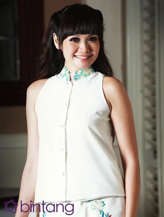 Diakui oleh Alena Wu tidak ada budget khusus untuk menyediakan angpao pada Imlek kali ini. Menurutnya angpao diberikan tergantung usia, semakin besar maka semakin tinggi juga nilai angpaonya. (Deki Prayoga/Bintang.com)