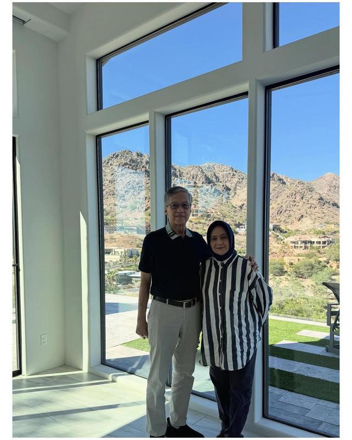 6 Potret Farah Quinn Bareng Ayah-Ibu yang Jarang Tersorot, Kumpul di Amerika