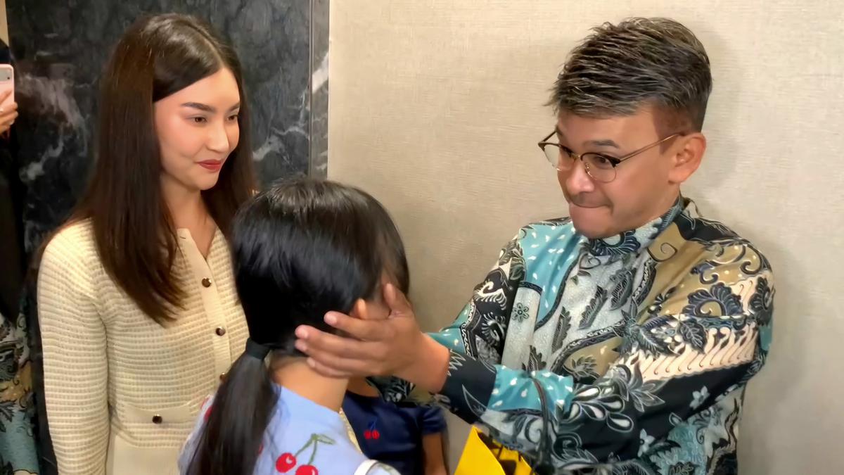 Potret Hangat Ruben Onsu Bertemu Sarwendah dan Anak Sebelum Berangkat Umrah