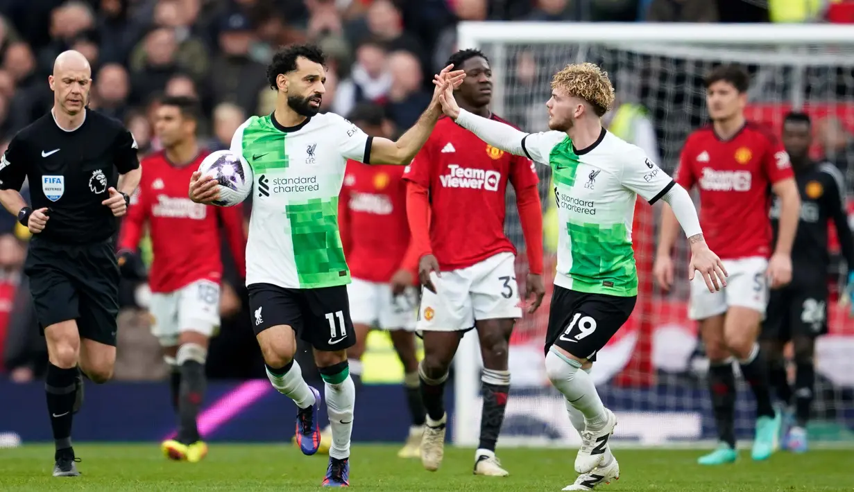 Kemenangan Manchester United digagalkan lewat penalti Mohamed Salah di menit ke-84. (AP Photo/Dave Thompson)