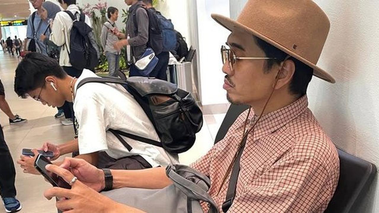 Disebut Tak Menua, Potret Menawan Duta Sheila On 7 di Usia 45 Tahun - Cara Lihat HP jadi Perbincangan
