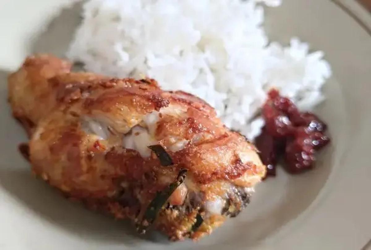 3 Resep Praktis Ayam Goreng Terasi, Lauk yang Bikin Nambah Nasi