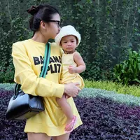 Natusha Olivia Alinskie, gadis mungil menggemaskan dari pasangan Chelsea Olivia dan Glenn Alinskie yang kini gayanya semakin menjadi. Tak heran jika banyak orang yang selalu ingin melihat perkembangannya. (Instagram/natushaa.oliviaa.alinskie)