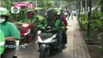 Trotoar dianggap jalan tol bagi pengguna motor untuk memotong kemacetan.