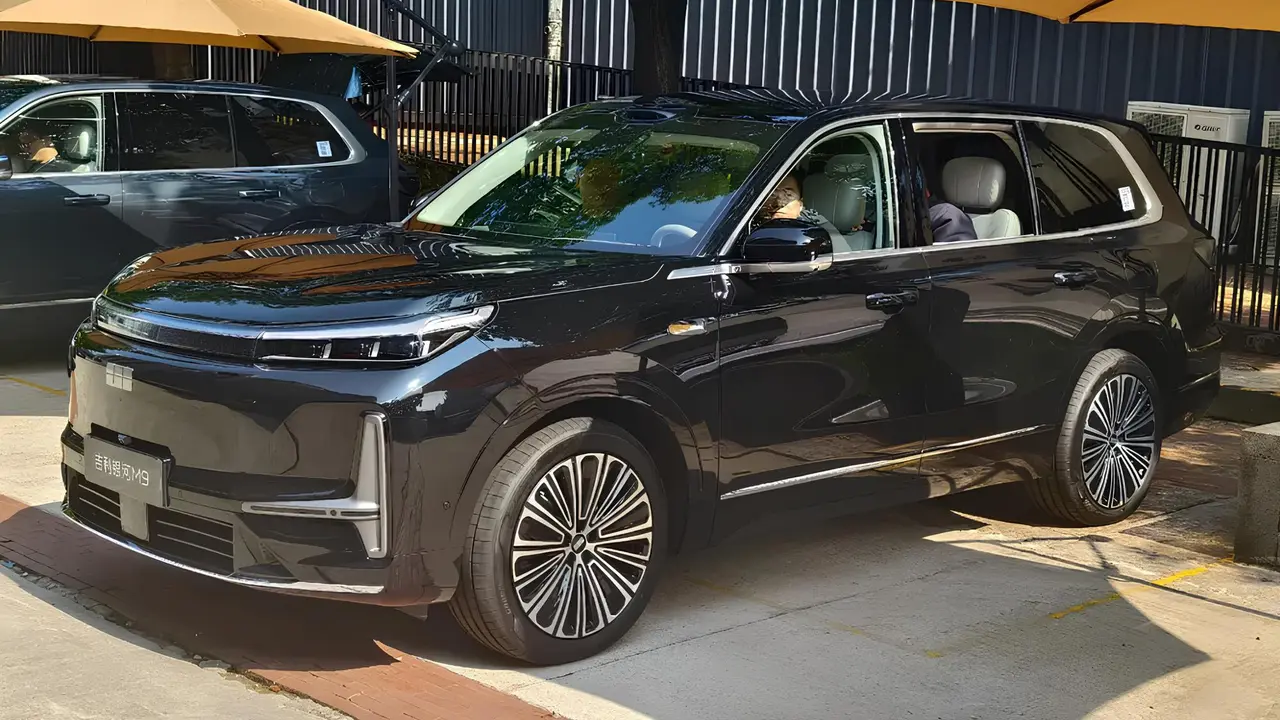 Geely Galaxy M9 (Yan Zhao Auto)