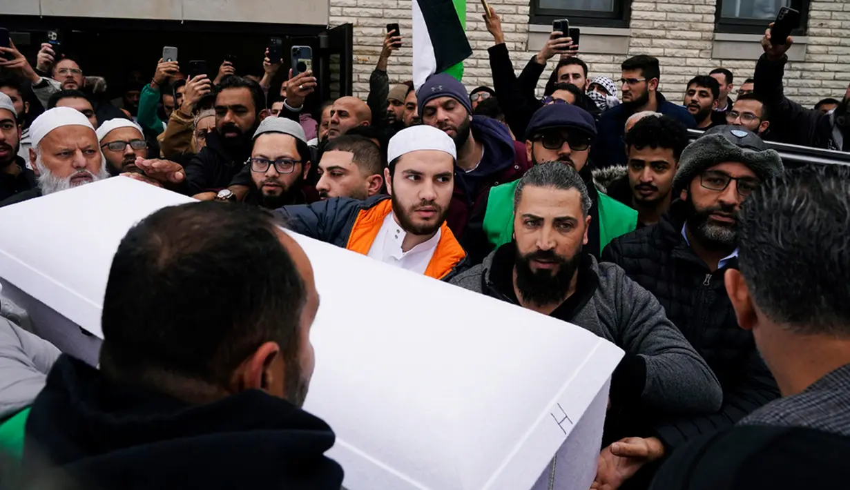 Pemakaman bocah Palestina - Amerika, Wadea Al Fayoume, dihadiri komunitas muslim setempat dan diiringi dengan isak tangis. (AP Photo/Nam Y. Huh)