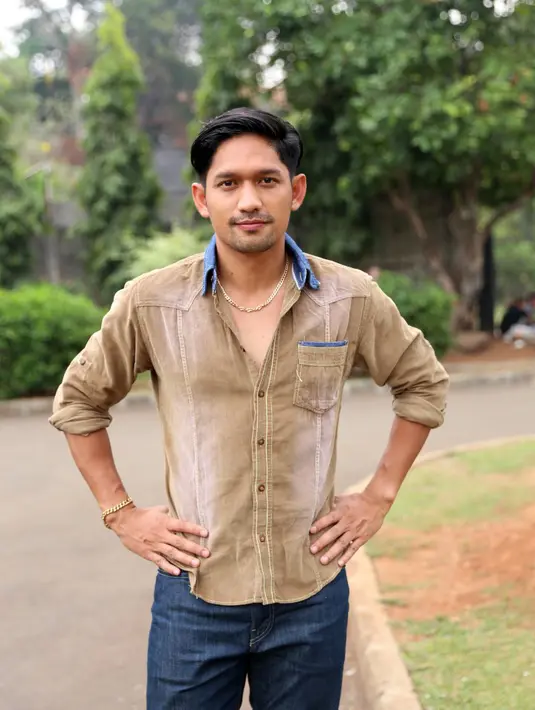 Perankan Poltak di sinetron ISTI (Ikatan Suami Takut Istri), Ibnu Jamil punya cara jitu untuk mengatasi kesulitan aktingnya. (Andy Masela/Bintang.com)