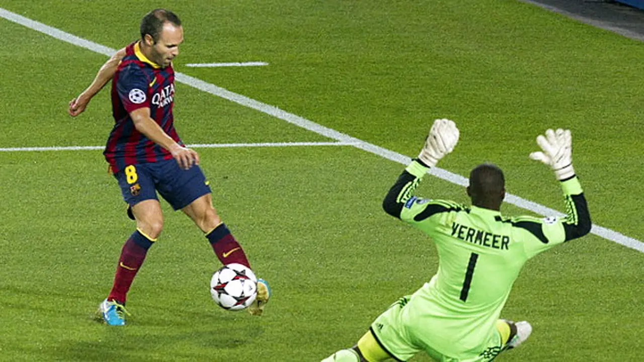 iniesta-130922b.jpg