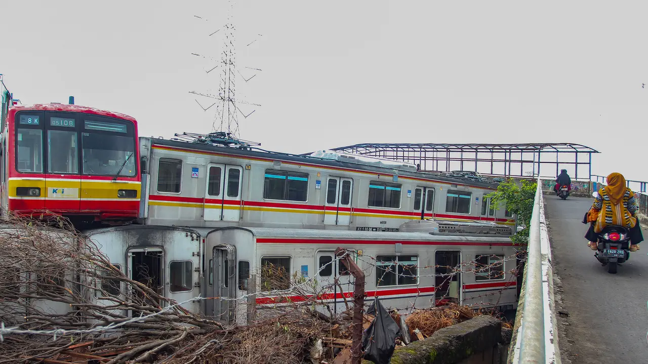 Penampakan Tumpukan Gerbong KRL Afkir di Depo Depok
