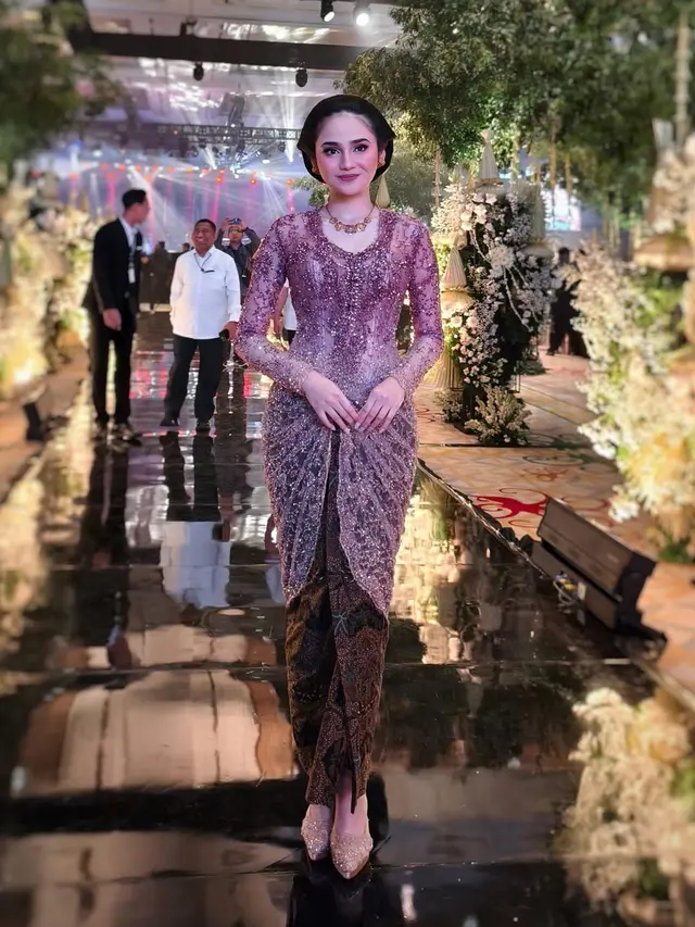 Syifa Hadju dan Tissa Biani Bak Anak Kembar dengan Makeup Soft Glam di Ngunduh Mantu Al Ghazali-Alyssa Daguise