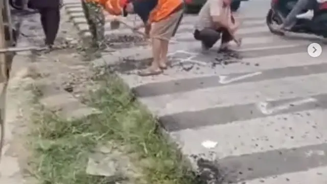 Viral, Ini 6 Momen Warga Bongkar 20 Baris Polisi Tidur di Tangerang