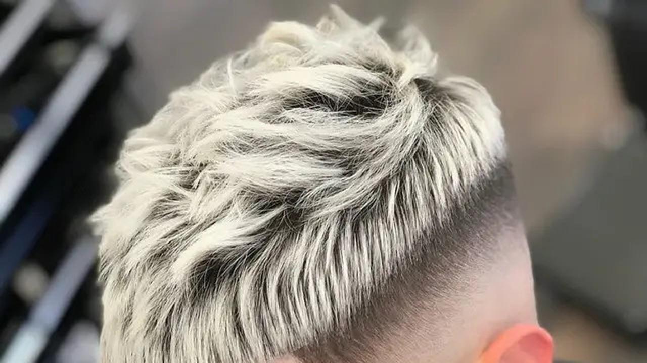 Inspirasi Model Rambut Pendek Pria 2024, Gaya Buzz Cut hingga Layered Undercut yang Stylish