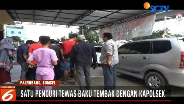 Tiga kawanan pencuri baku tembak dengan seorang polisi saat terpergok sedang mencuri rumah yang ditinggal pemiliknya mudik lebaran di Palembang, Sumatera Selatan.