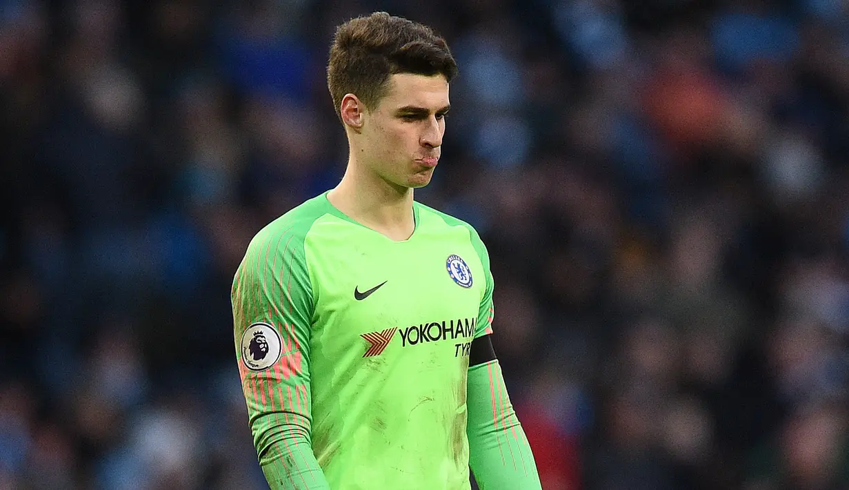 Kepa Arrizabalaga tercatat sebagai pemain termahal sepanjang masa Chelsea. Namun, hal tersebut tak lantas menjadi pilihan utama Tuchel di bawah mistar gawang The Blues. Kepa kalah bersinar dari Edourd Mendy yang mampu bersinar pada musim lalu. (AFP/Oli Scarff)