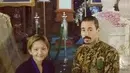 Sebelum menikah, pasangan ini terlebih dulu nyekar ke makam kakek dan neneknya (Soeharto dan Ibu Tien Soeharto) di Astana Giri Bangun, Jawa Tengah. "Step by step.. BLESSINGS" tuli utywibowo. (Instagram/utywibowo)