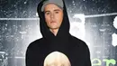 "Dia (Justin) tak ingin terlihat mendesak Selena Gomez. Kini dia pun merasa baik-baik saja dan senang akan bertemu sebentar lagi," ujar seorang sumber seperti yang dilansir dari HollywoodLife. (Getty Images/J-14)