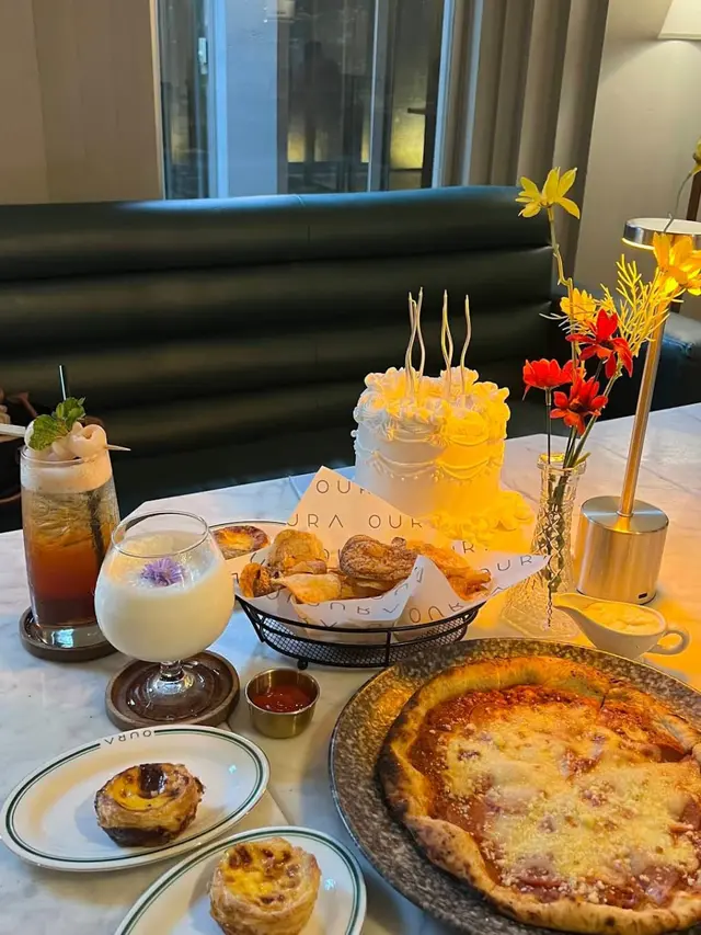 OURA – Cafe & Restaurant