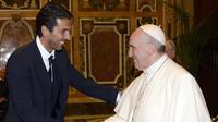 Momen ketika Gianluigi Buffon berjumpa dengan Paus Fransiskus (Instagram Gianluigi Buffon)