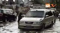Banjir masih menggenangi sejumlah jalan perkotaan di Semarang, Jateng. Terparah, banjir terjadi di kawasan Semarang Utara. 