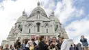 Gereja tua ini menjadi salah satu obyek wisata yang kerap didatangi turis saat berkunjung ke Kota Prancis. (Bola.com/Vitalis Yogi Trisna)