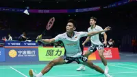 Ganda putra Indonesia Muhammad Shohibul Fikri/Daniel Marthin kalah dari wakil China Liang Wei Keng/Wang Chang di perempat final Badminton Asia Championships 2025. Fikri/Daniel kalah straight game 19-21 dan 19-21&nbsp;di Ningbo Olympic Sports Center Gymnasium, Ningbo, China, Jumat (11/4). (foto: PBSI)