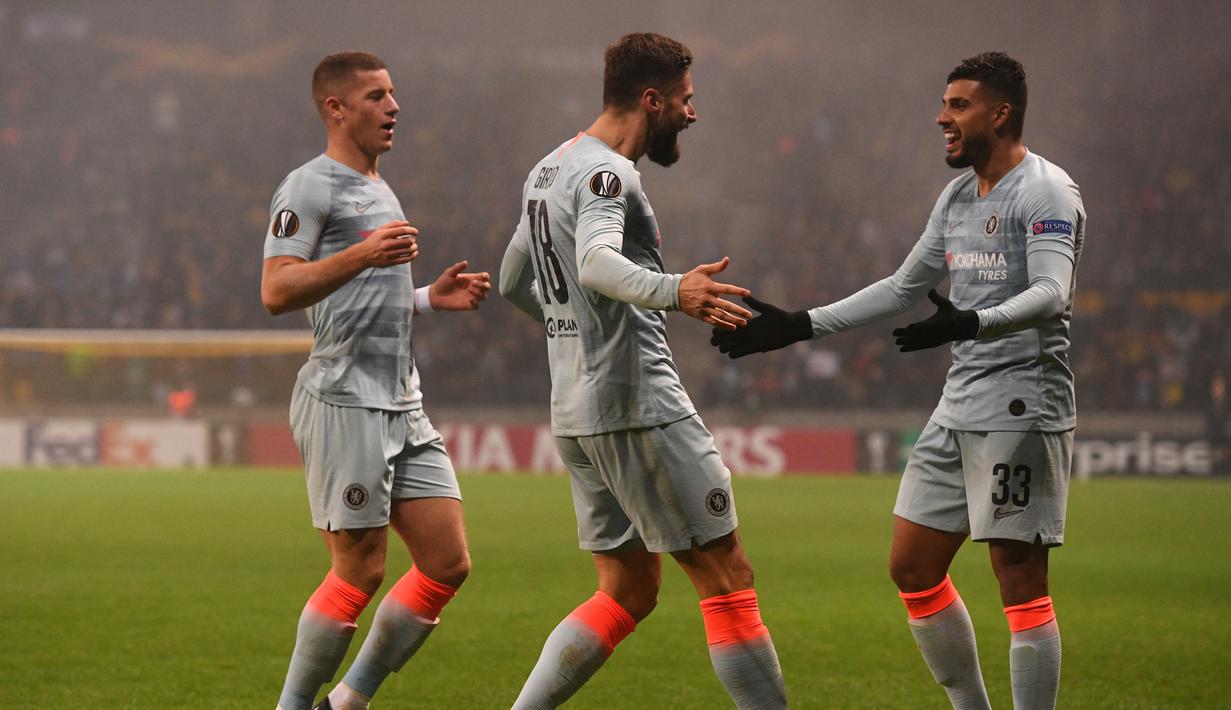Oliver Giroud melakukan selebrasi usai mencetak gol ke gawang Bate Borisov di laga lanjutan Grup L Liga Europa 2018/19 yang berlangsung di Stadion Borisov Arena (9/11). Chelsea menang 1-0 (AFP/Kirill Kudrayavsev