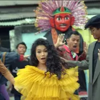 Syuting di pasar tradisional, Yura Yunita jelaskan makna klip Harus Bahagia.