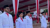 Potret Komika dan Seniman Gelar Upacara Penurunan Bendera. Sumber: IG @kedubesbekasi