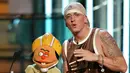 Eminem sempat mencoba untuk bunuh diri dengan mengonsumsi Tylenol usai mantan kekasihnya Kim Scott mengakhiri hubungan mereka. (Scott Gries / Getty Images North America / AFP)