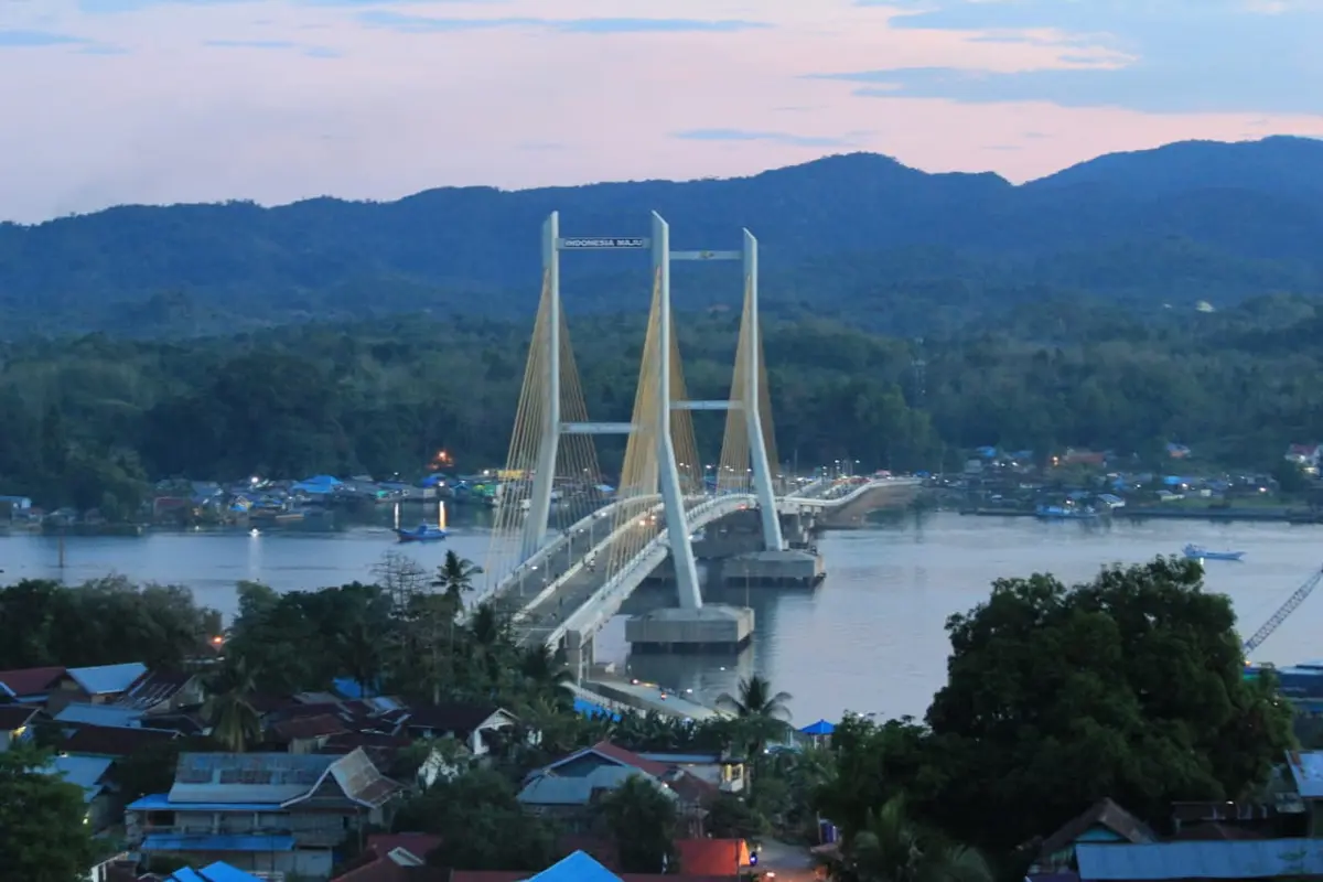 Pawang Hujan diturunkan mengawal Munas Kadin VIII di Kota Kendari.(Liputan6.com/Foto Deny Lanundape)