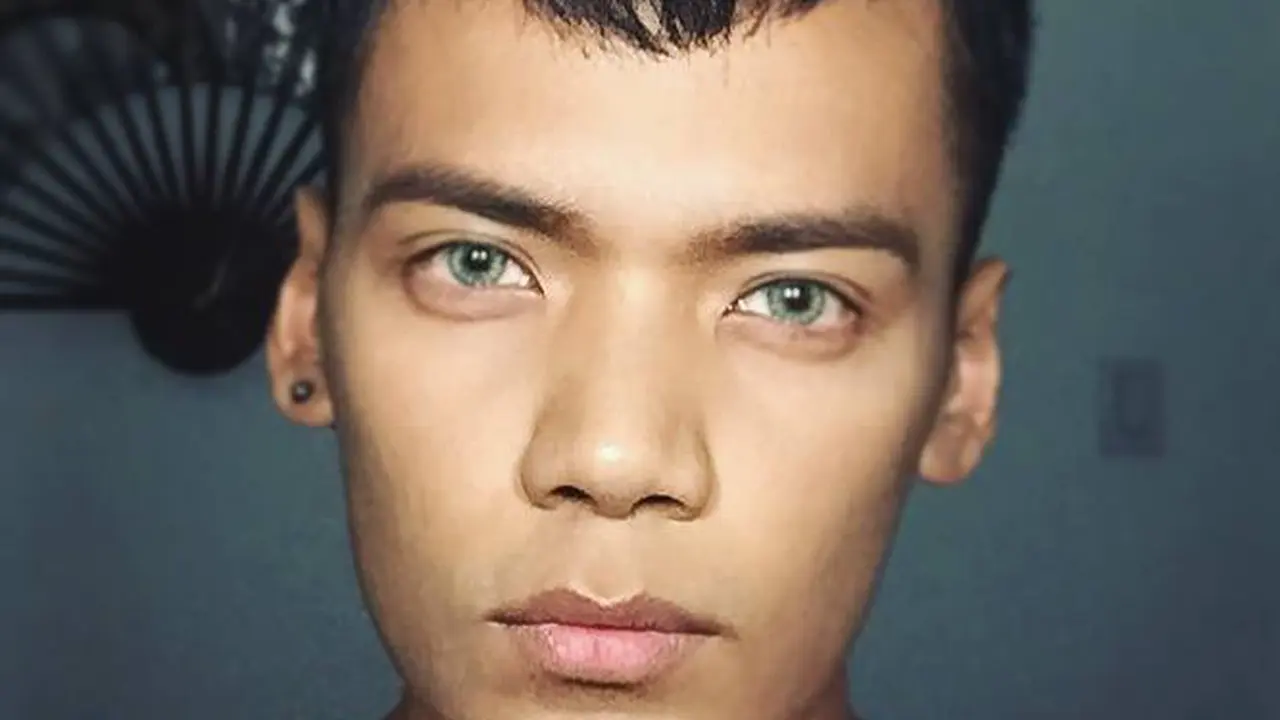 Gokil, Pria Ini Punya Keahlian Mengubah Wajah Jadi Artis Terkenal