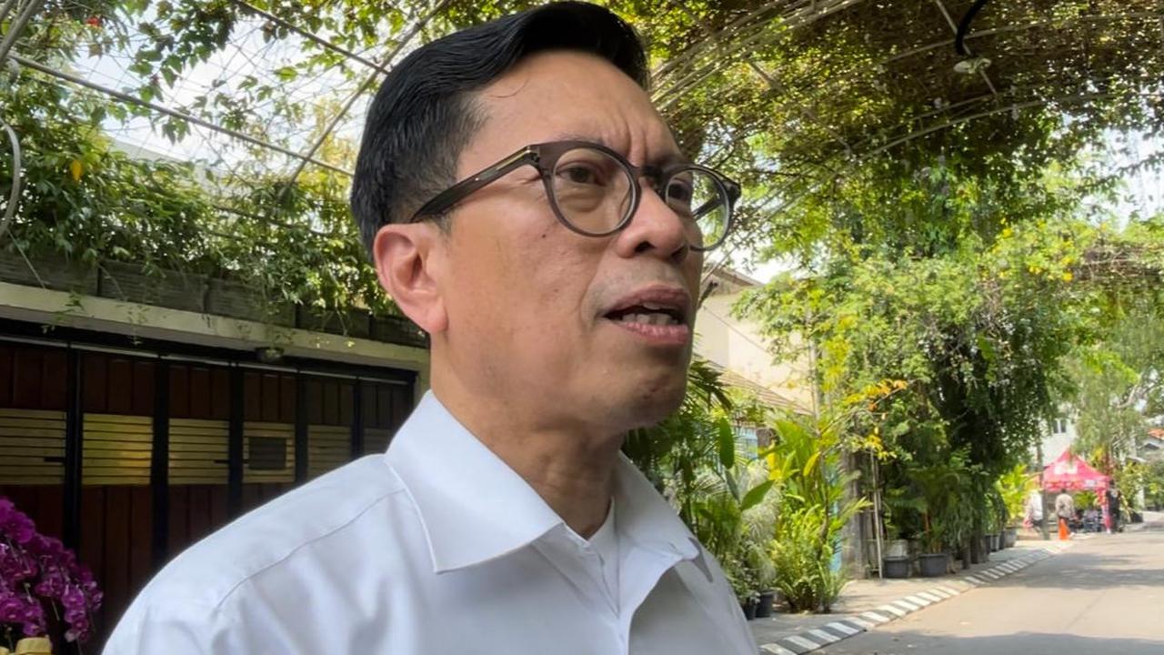 VIDEO: Waketum Jokowi Mania 'Gas' Roy Suryo soal Ijazah Palsu Jokowi "Ketawa Saja, Buku Sampah Itu!"