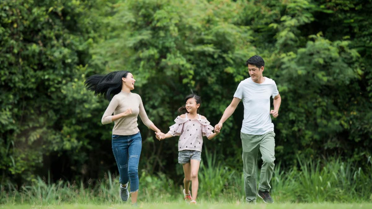 Tips Suami Istri Bekerja Tetap Punya Bonding Kuat dengan Anak