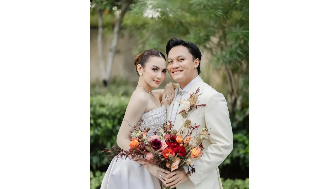 Momen resepsi Rizky Febian dan Mahalini di Bali