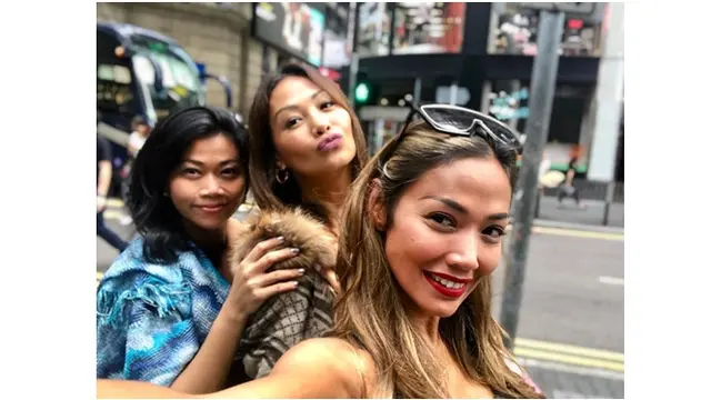 Saat Indah Kalalo mengunjungi Hongkong, tak lupa untuk bertemu dengan sahabatnya.