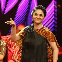 "Mungkin kalau tidak ada perselisihan, mungkin kita tidak menjadi seorang sahabat," ucap Dewi Perssik di Studio 2 ANTV, Epicentrum, Kuningan, Jakarta Selatan, Minggu (16/4) malam. (Bambang E. Ros/Bintang.com)