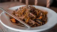 Resep Japchae Saus Tiram Korea yang Gurih dan Kenyal