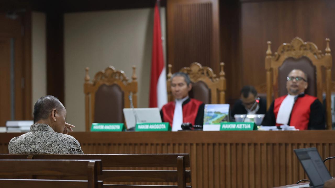 FOTO: Eks Sekretaris MA Nurhadi Divonis Lima Tahun Penjara