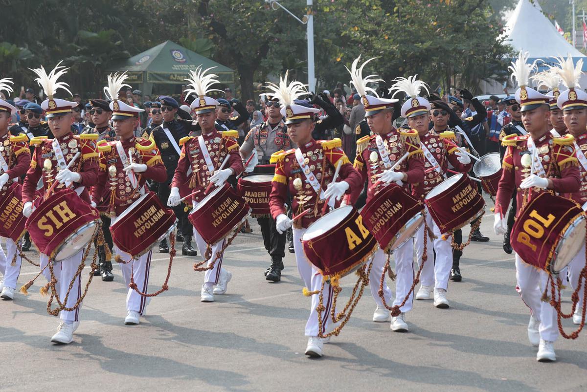 Kirab Merah Putih Bawa Bendera Pusaka Menuju Istana Merdeka