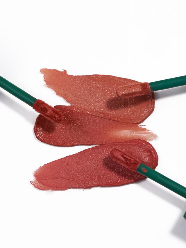 Tampil Segar di Bulan Ramadhan 2022 dengan Lip Velvet