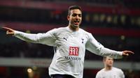 1. Ahmed Hossam Husein Abdelhamid alias Mido. Striker yang didatangkan Tottenham Hotspur dari AS Roma pada pertengahan musim 2004/2005. Mampu mencetak 20 gol dalam 63 penampilannya bersama The Lily White hingga akhir musim 2006/2007. (AFP/Adrian Dennis)