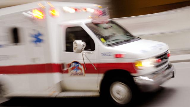 Kisah Haru Sopir Ambulans yang Bawa Anaknya Setelah Tenggelam di Pantai